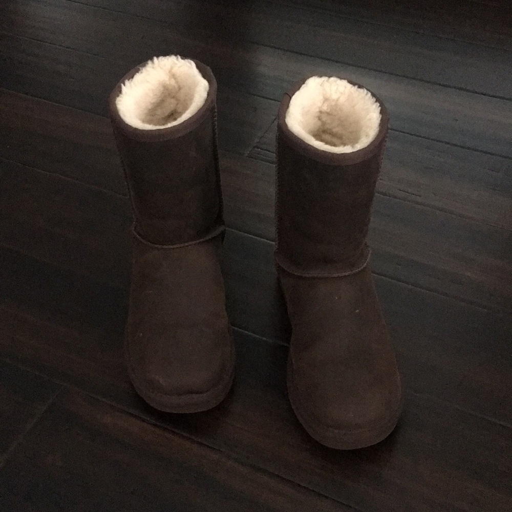 Ugg Leather Classic Short Boots Sz 6